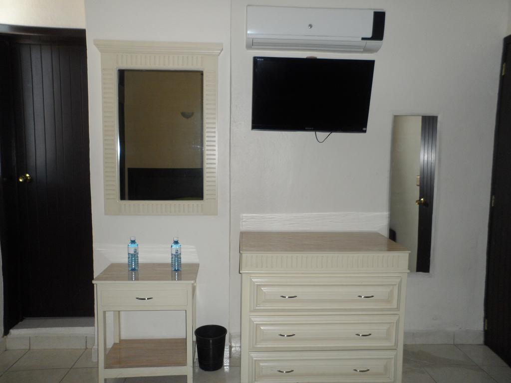 Hotel Fernando Tuxtla Gutiérrez الغرفة الصورة